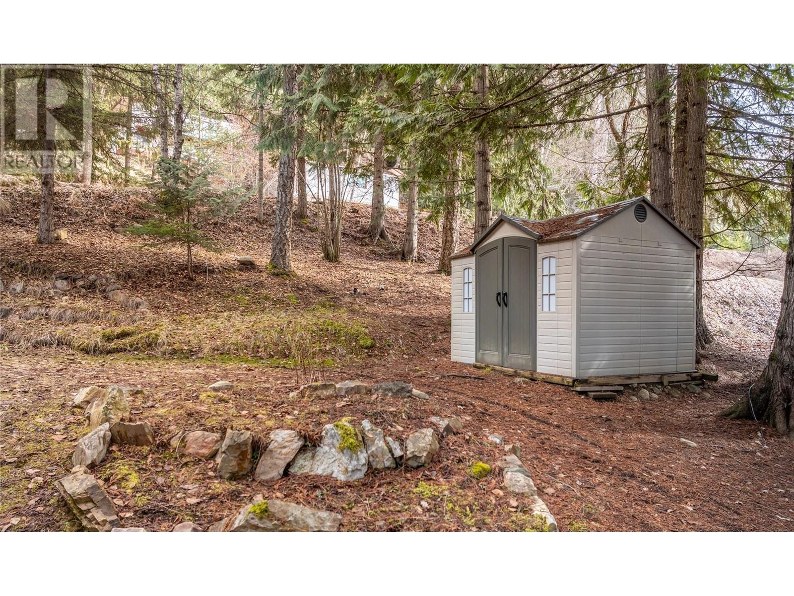 16253 Selkirk Road, Crawford Bay, British Columbia  V0B 1E0 - Photo 39 - 10339909