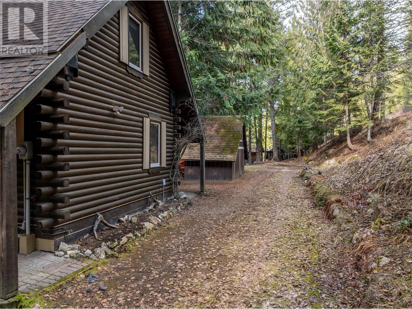 16253 Selkirk Road, Crawford Bay, British Columbia  V0B 1E0 - Photo 7 - 10339909