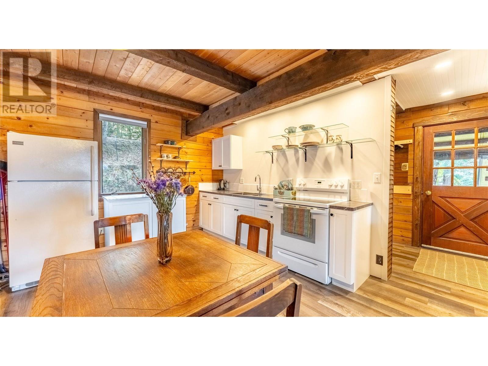 16253 Selkirk Road, Crawford Bay, British Columbia  V0B 1E0 - Photo 9 - 10339909