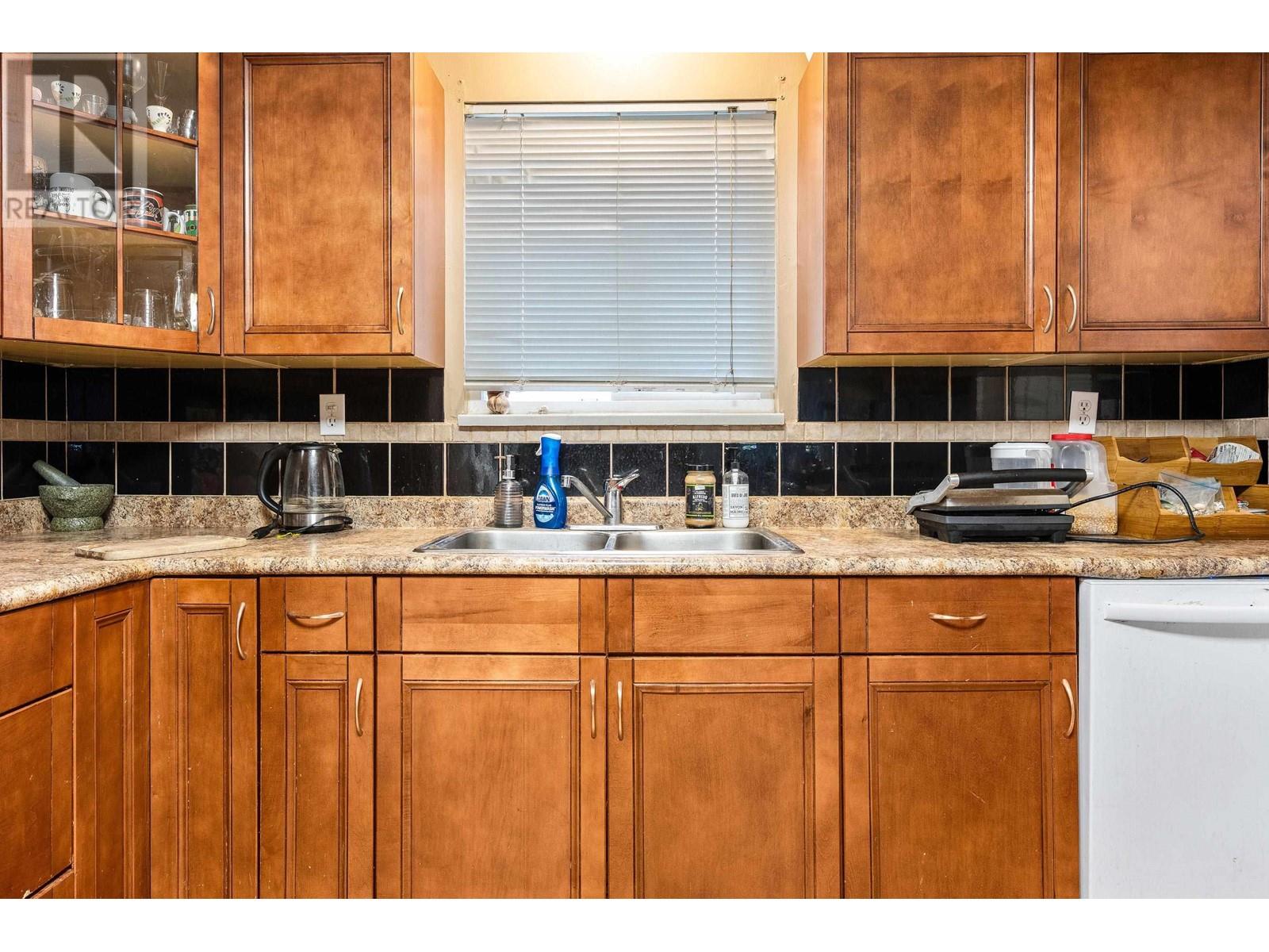 21598 Spring Avenue, Maple Ridge, British Columbia  V4R 2K6 - Photo 11 - R2980516