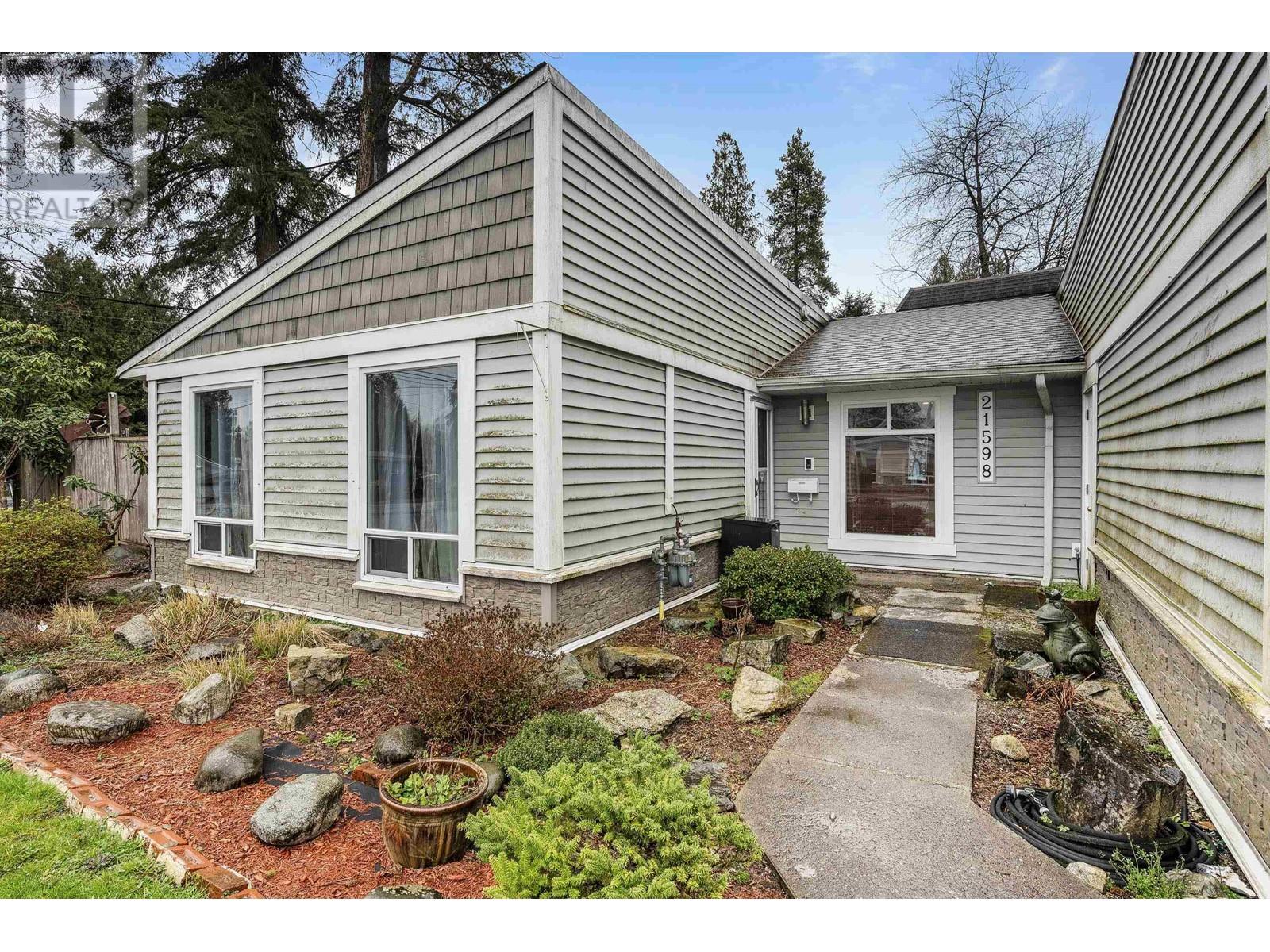 21598 Spring Avenue, Maple Ridge, British Columbia  V4R 2K6 - Photo 4 - R2980516