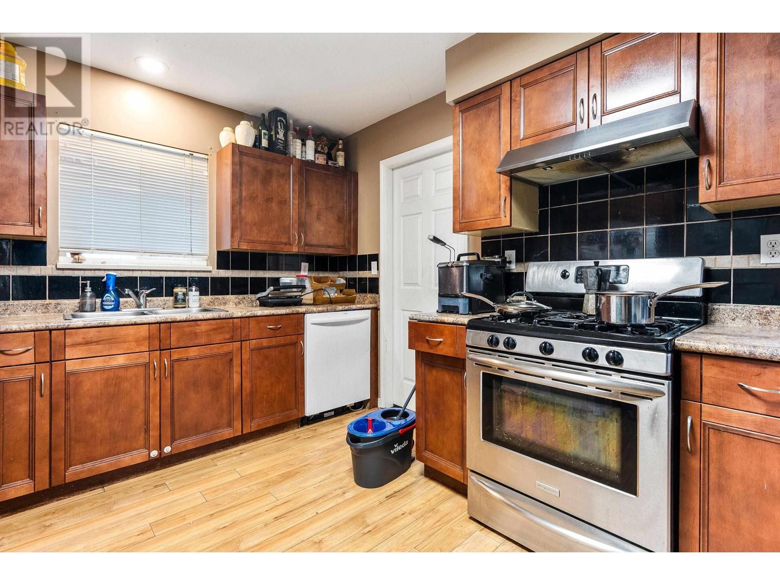 21598 Spring Avenue, Maple Ridge, British Columbia  V4R 2K6 - Photo 10 - R2980516