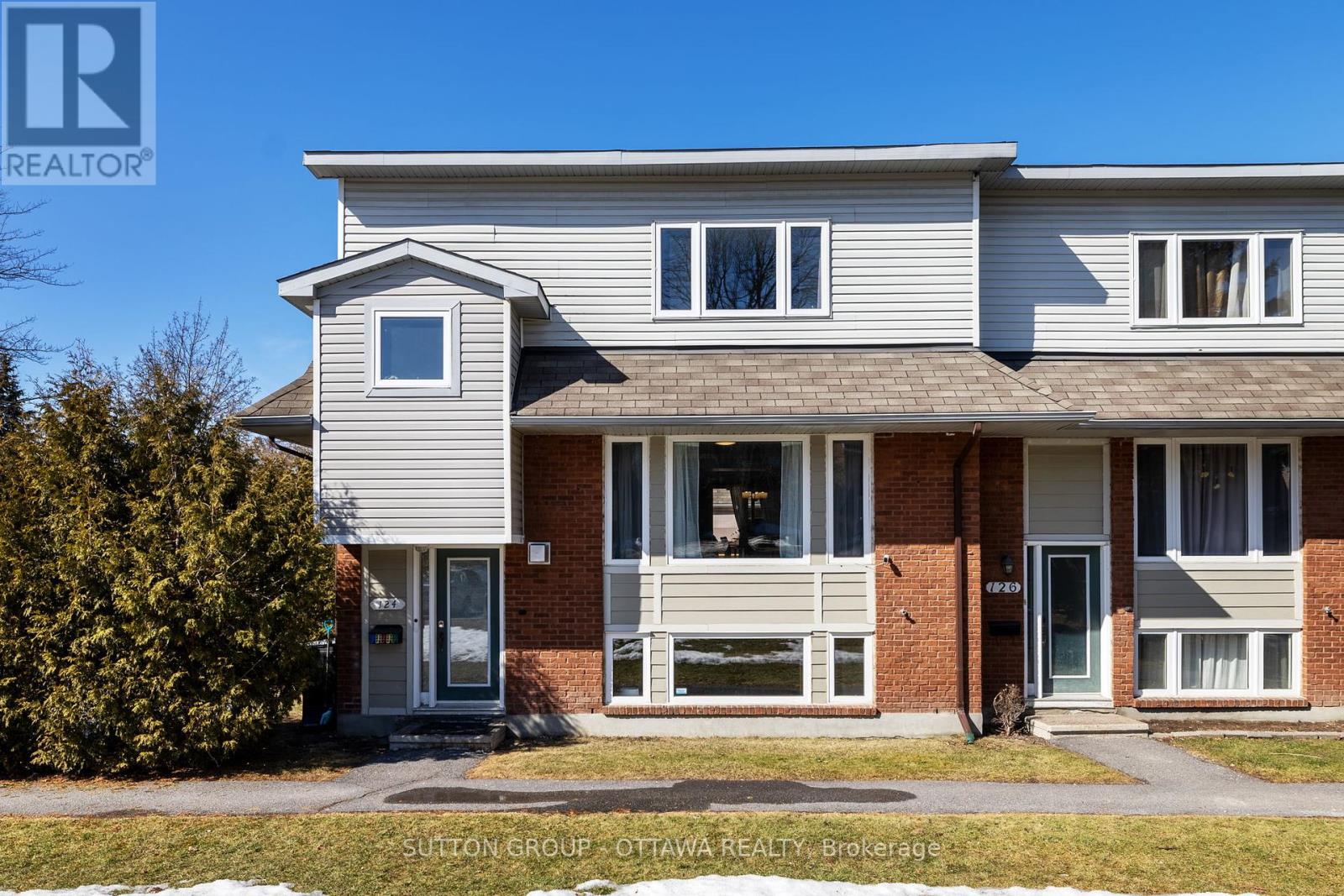 124 Monterey Drive, Leslie Park, Ottawa by Laura Keller Real Estate Team 124 Monterey Drive, Leslie Park, Ottawa