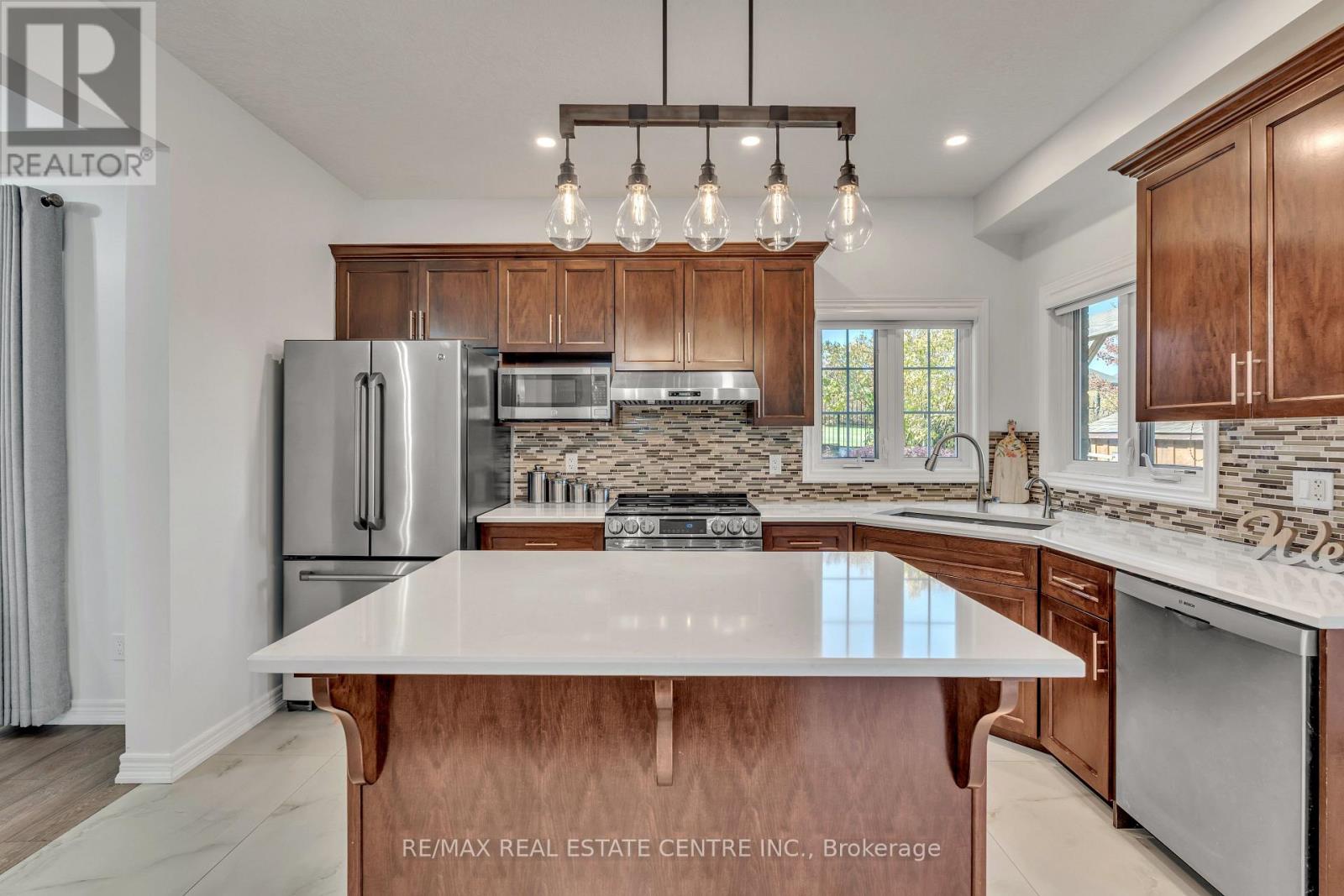 48 Isaiah Drive W, Kitchener, Ontario  N2E 0B2 - Photo 13 - X12033209
