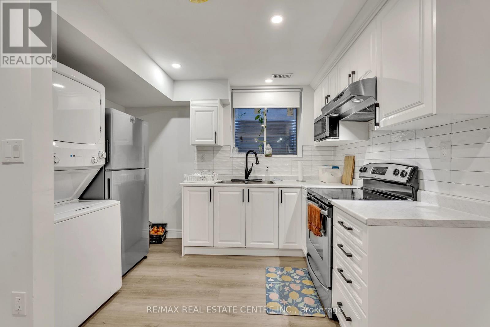 48 Isaiah Drive W, Kitchener, Ontario  N2E 0B2 - Photo 35 - X12033209
