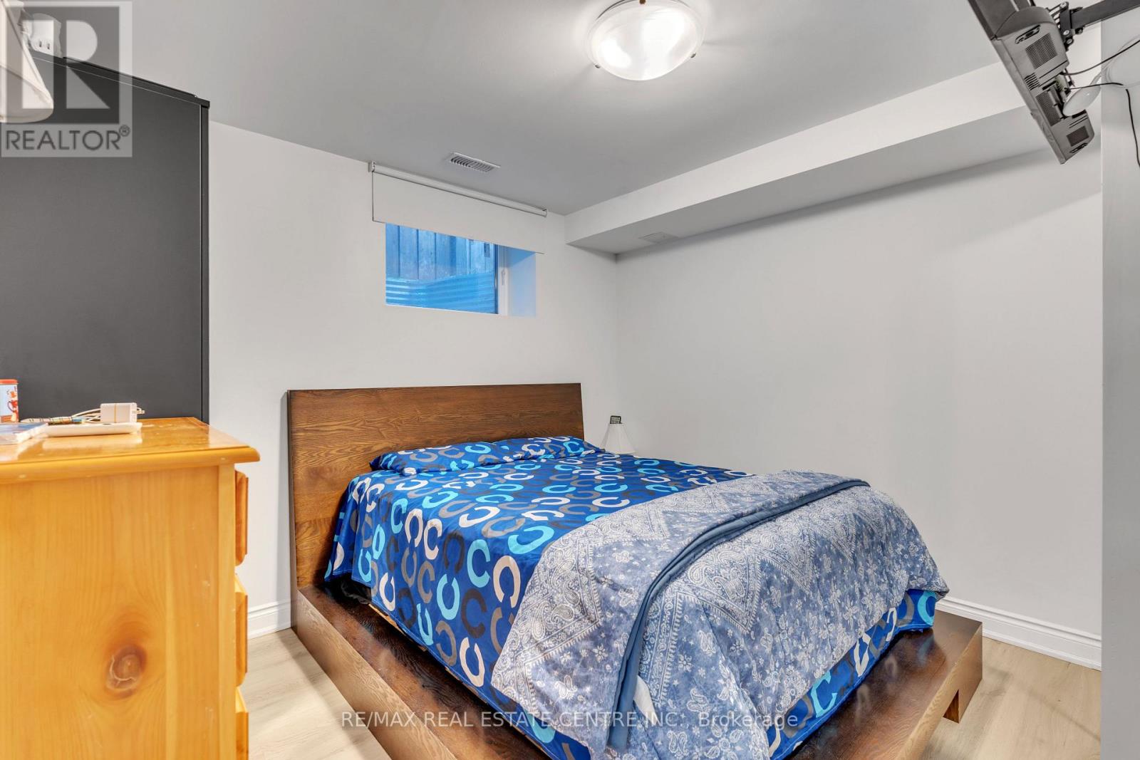 48 Isaiah Drive W, Kitchener, Ontario  N2E 0B2 - Photo 39 - X12033209