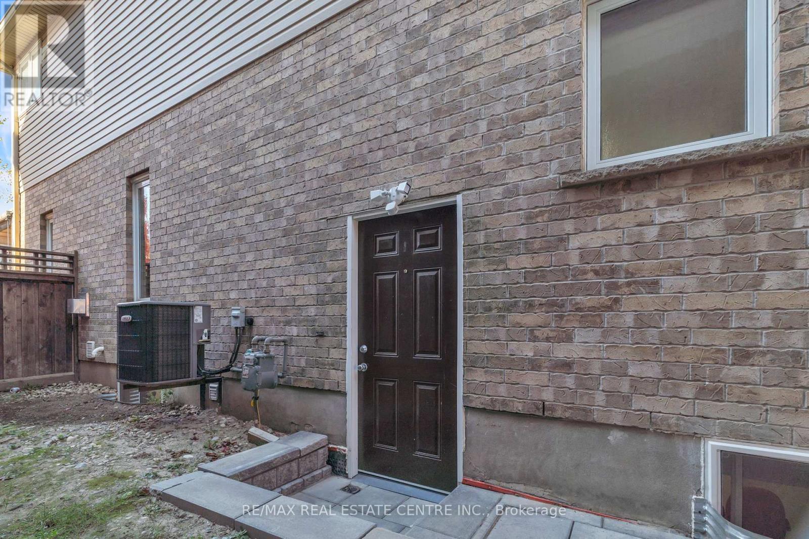 48 Isaiah Drive W, Kitchener, Ontario  N2E 0B2 - Photo 43 - X12033209