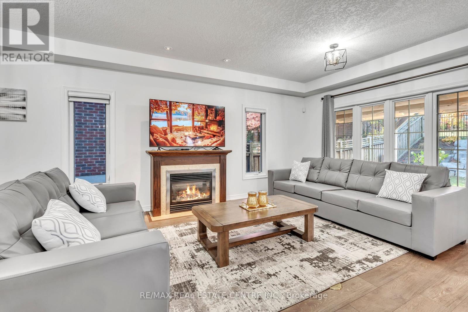 48 Isaiah Drive W, Kitchener, Ontario  N2E 0B2 - Photo 8 - X12033209