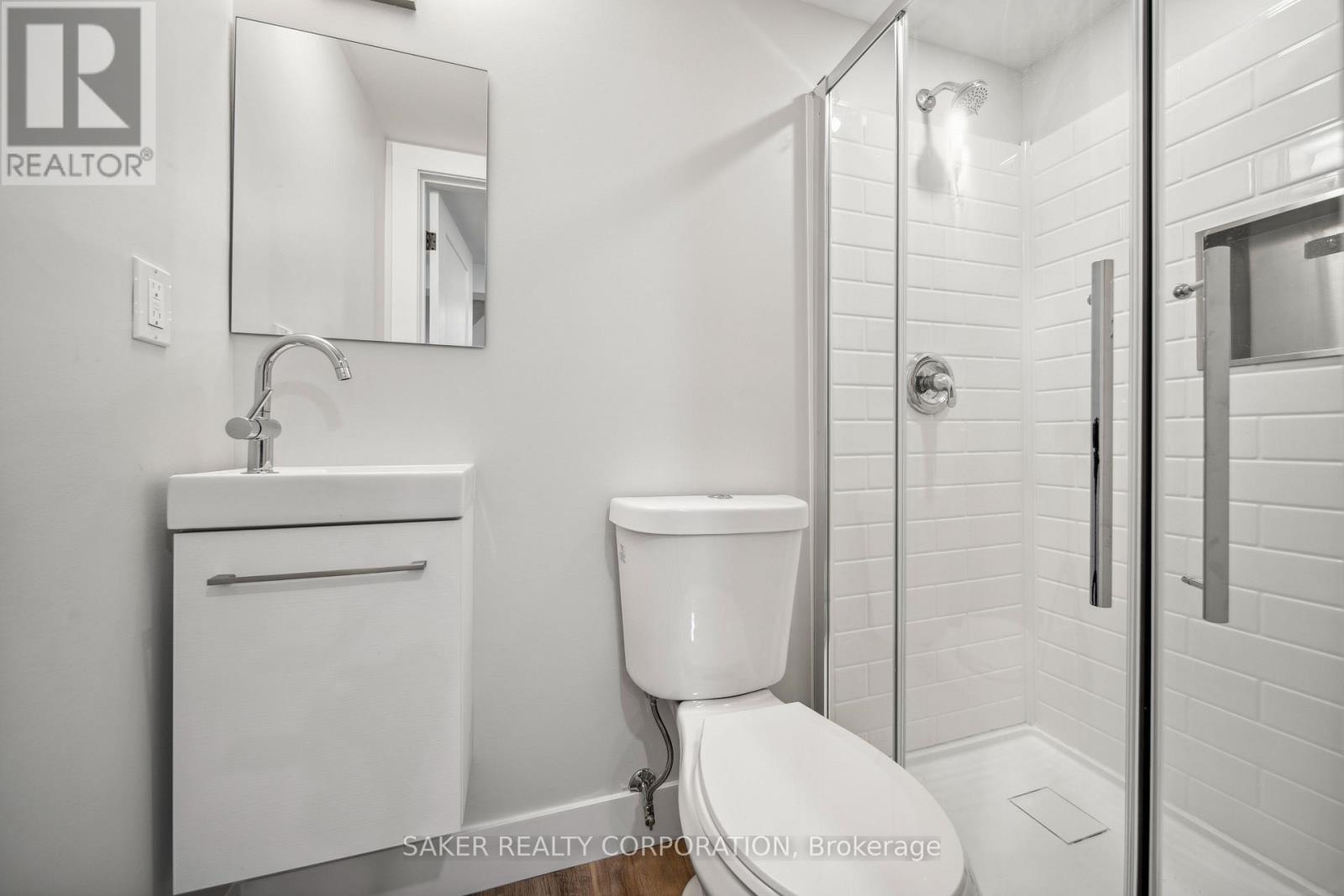 Photo 24 of 36 for 59 Connaught Avenue