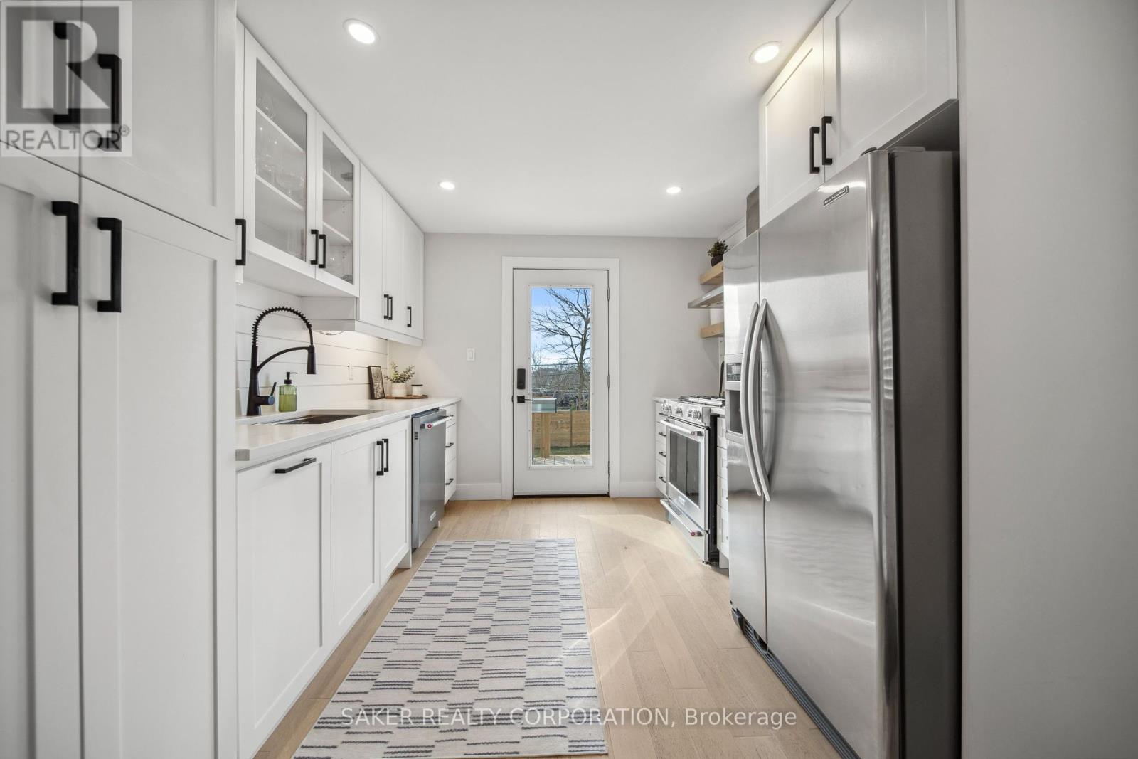 Photo 8 of 36 for 59 Connaught Avenue