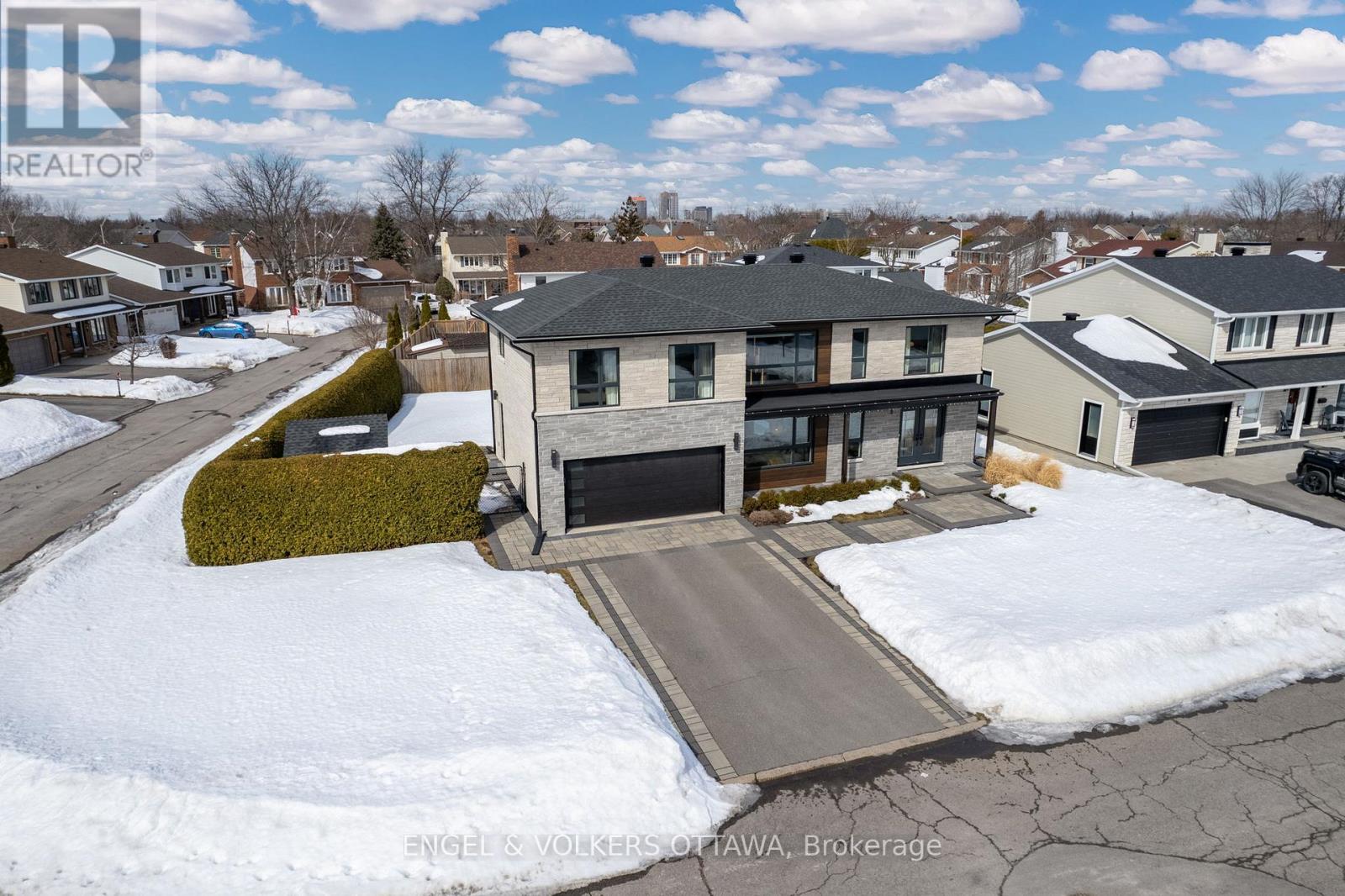 Property at 8 ROSELAWN COURT image 4
