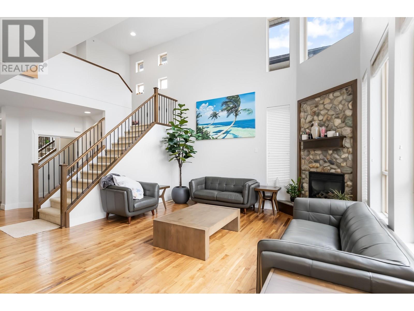 24763 Mcclure Drive, Maple Ridge, British Columbia  V2W 0A5 - Photo 4 - R2979086
