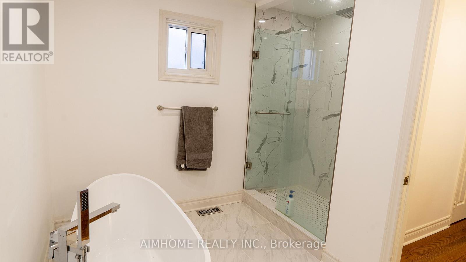 59 Peterborough Avenue, Markham, Ontario  L3T 7C2 - Photo 15 - N12033263