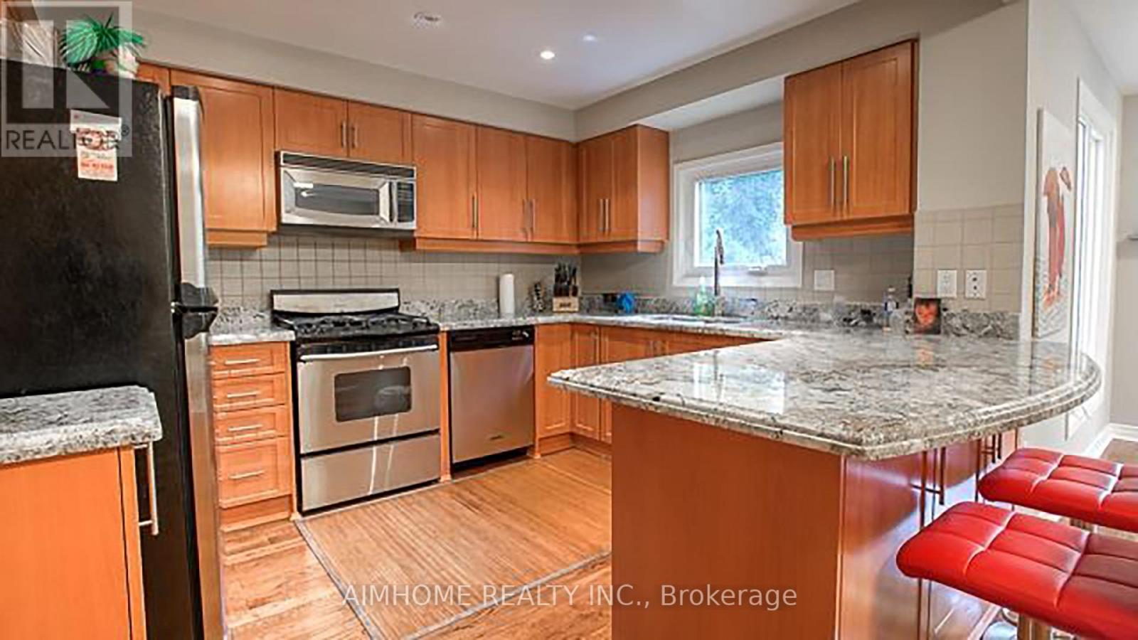 59 Peterborough Avenue, Markham, Ontario  L3T 7C2 - Photo 6 - N12033263