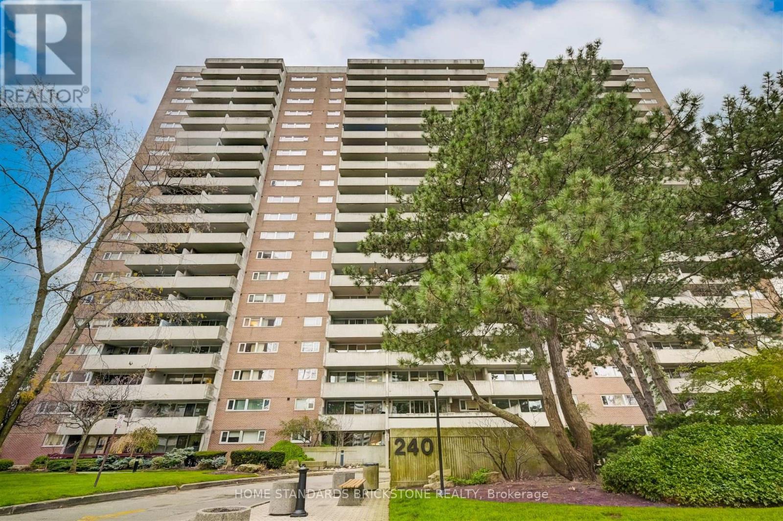 Property at 601 - 240 SCARLETT ROAD image 2