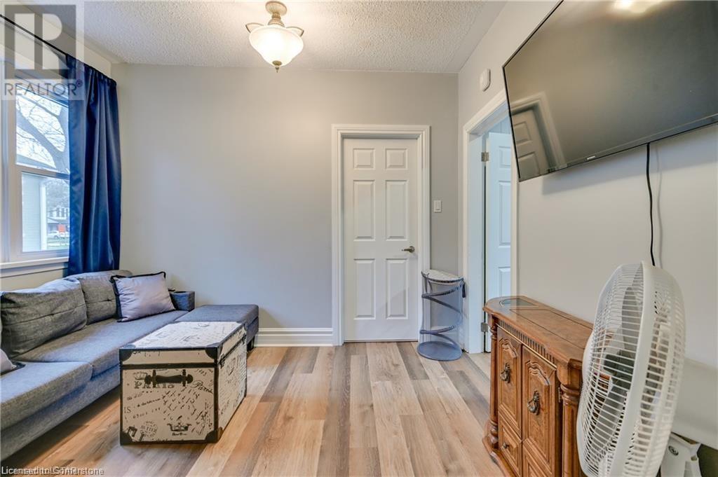 Photo 10 of 40 for 12 Cartwright Street