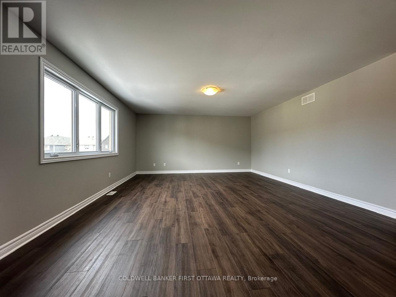 620 Sora Way, Ottawa, Ontario  K1T 0N7 - Photo 23 - X12033306