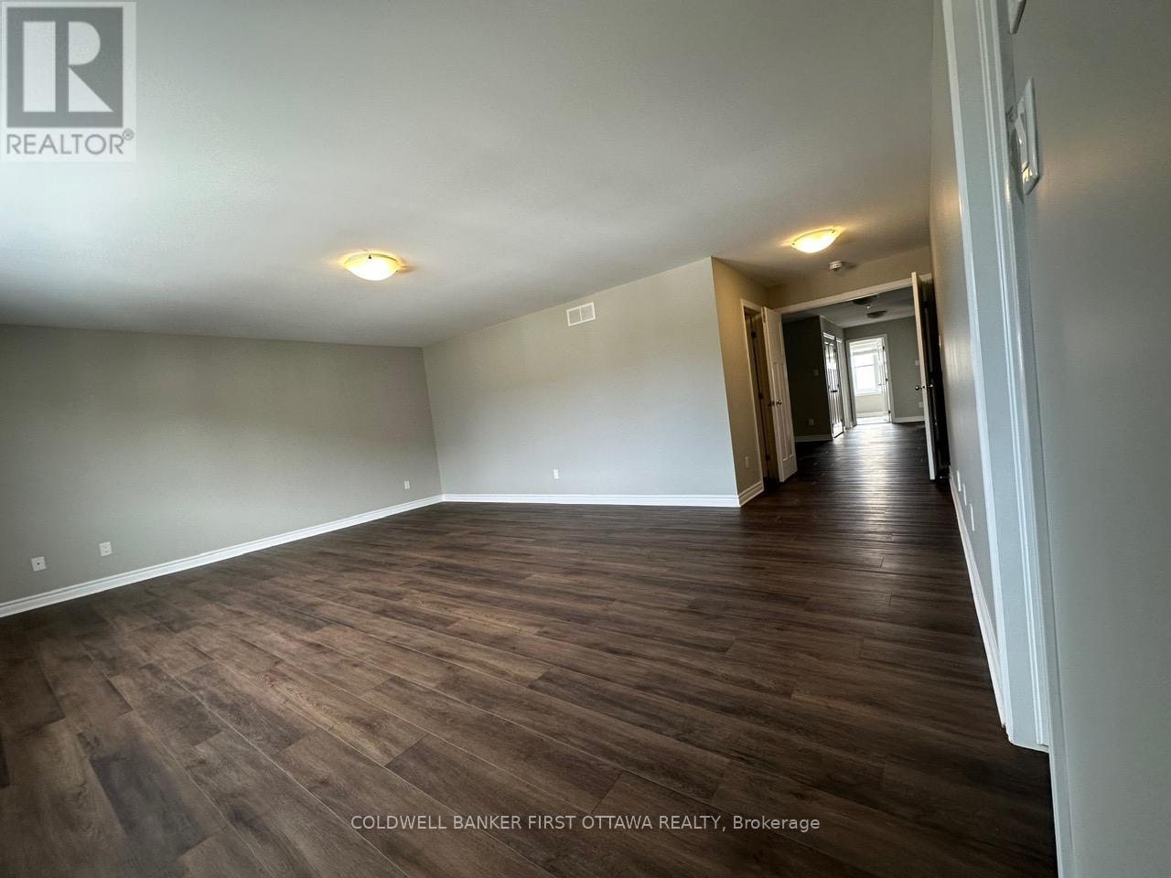 620 Sora Way, Ottawa, Ontario  K1T 0N7 - Photo 25 - X12033306