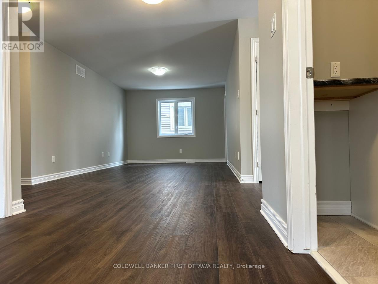 620 Sora Way, Ottawa, Ontario  K1T 0N7 - Photo 40 - X12033306