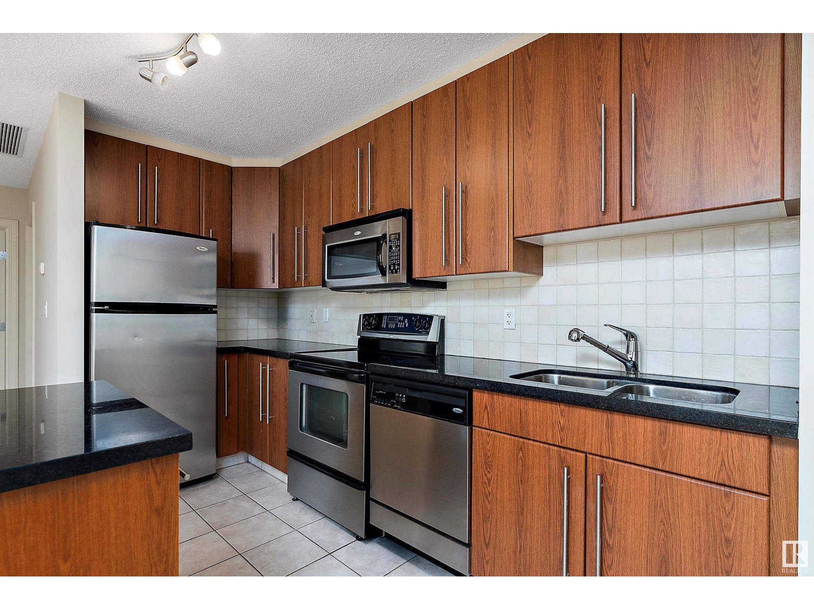 Property at #1301 9819 104 ST NW image 2