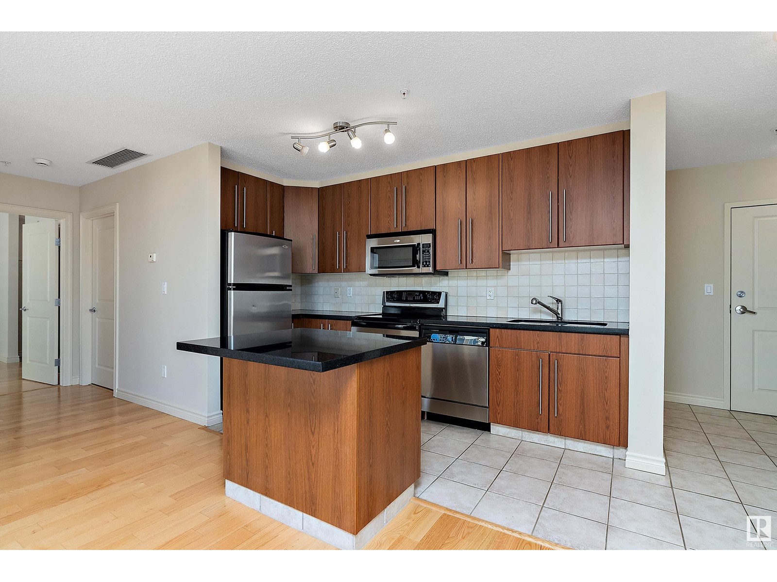 Property at #1301 9819 104 ST NW image 3