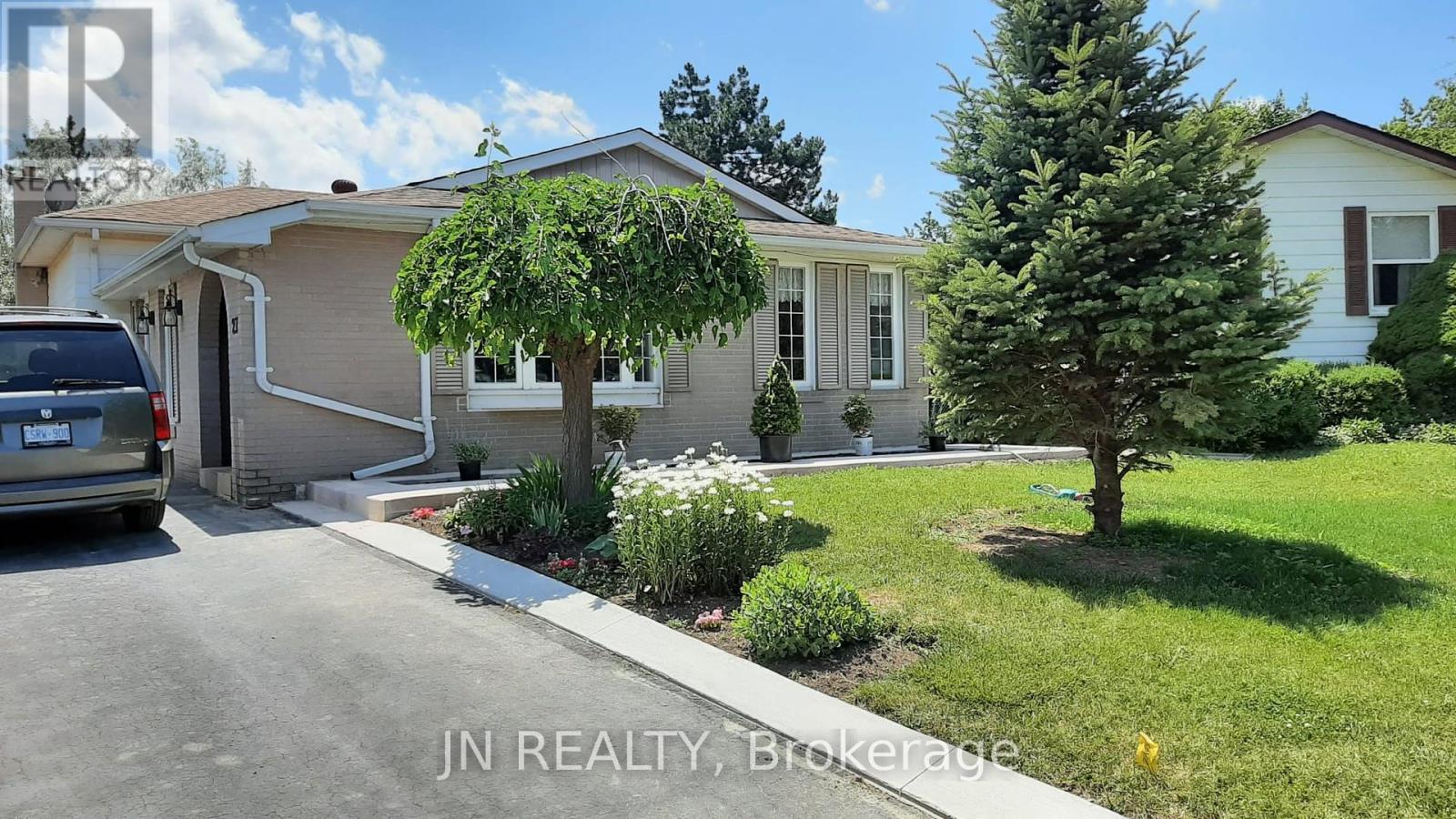 Property at 27 FINCHLEY CRESCENT image 2