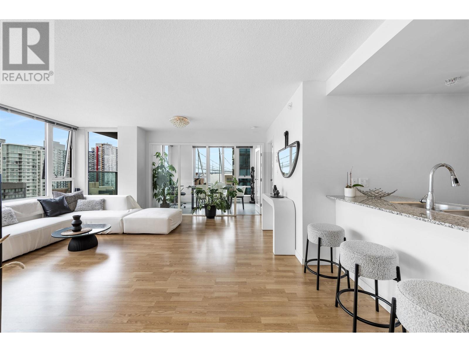 1903 233 ROBSON STREET, vancouver, British Columbia