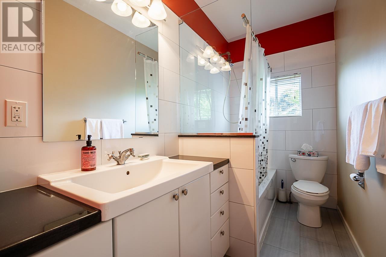 3336 E Georgia Street, Vancouver, British Columbia  V5K 2L4 - Photo 14 - R2978535