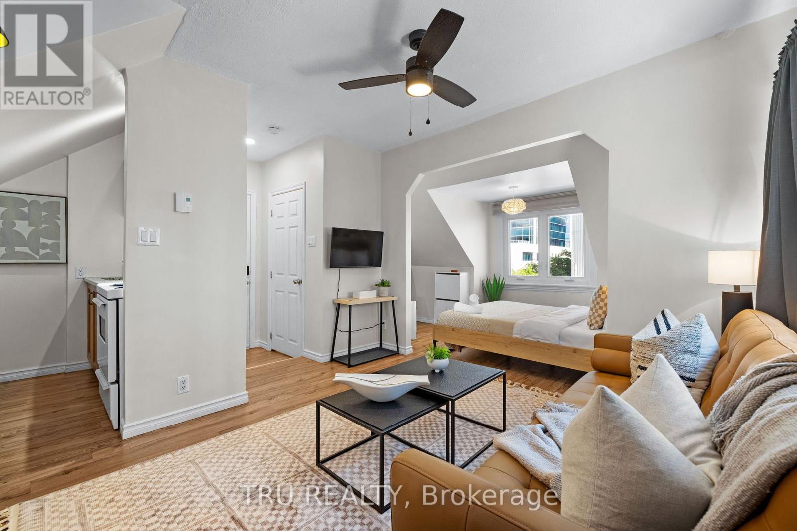 2 - 160 Metcalfe Street, Ottawa, Ontario  K2P 1P2 - Photo 10 - X12033368