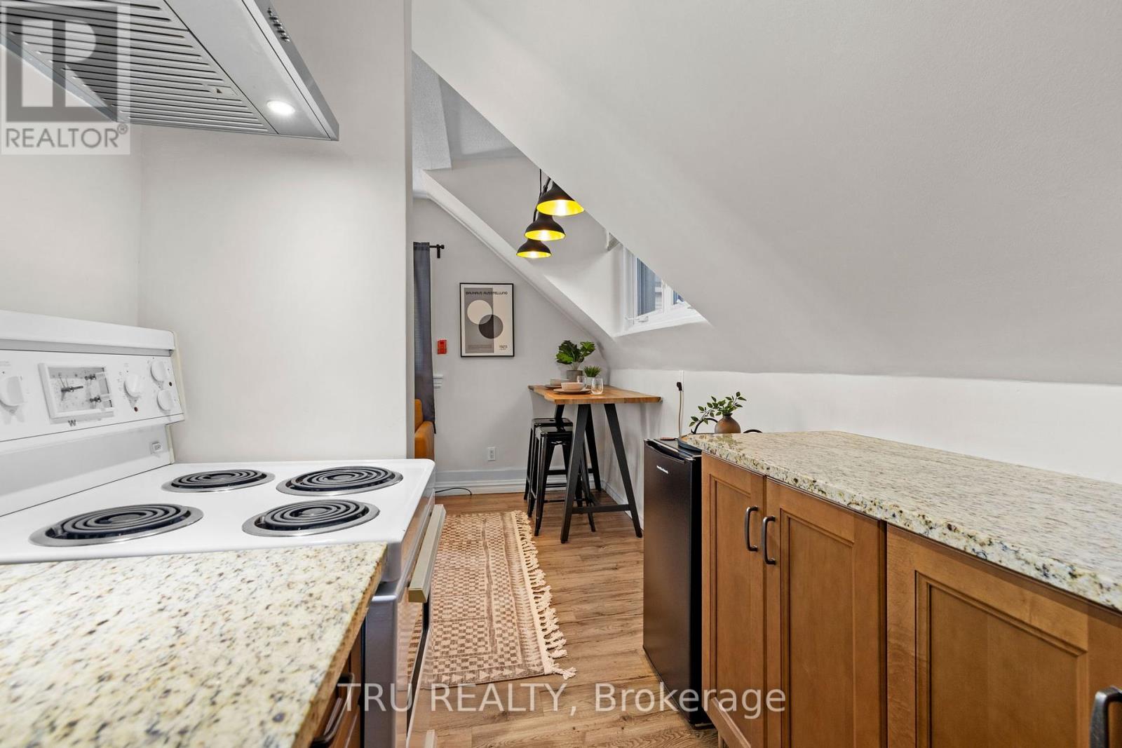 2 - 160 Metcalfe Street, Ottawa, Ontario  K2P 1P2 - Photo 13 - X12033368