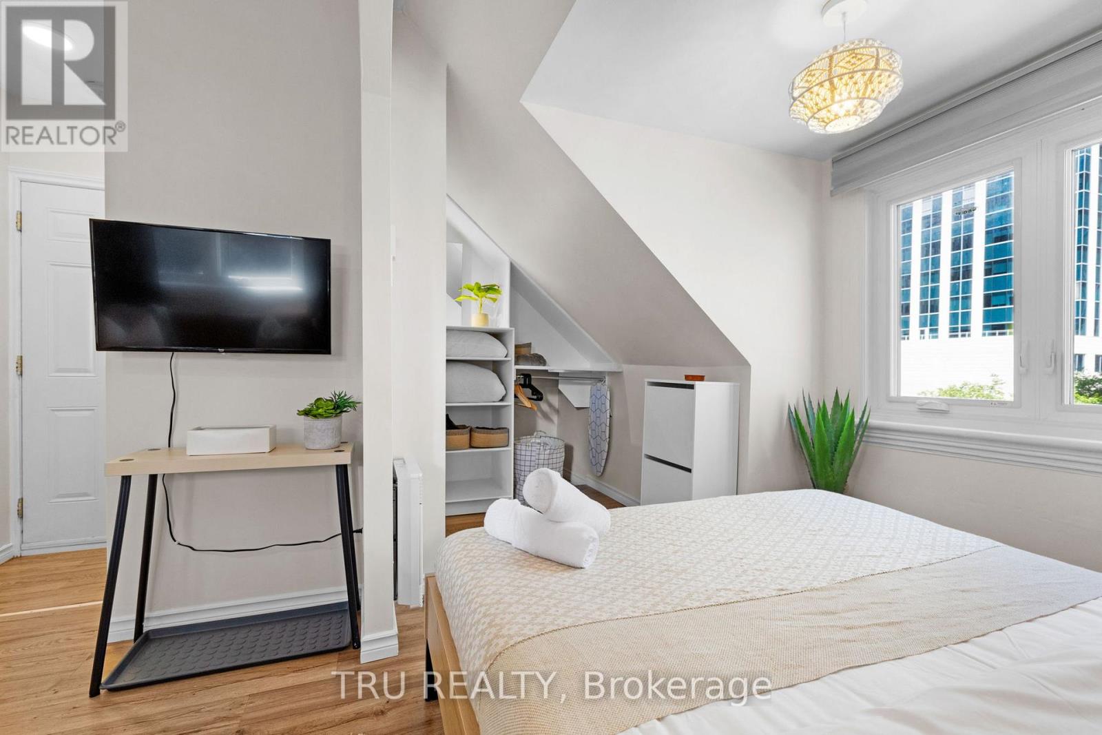2 - 160 Metcalfe Street, Ottawa, Ontario  K2P 1P2 - Photo 5 - X12033368