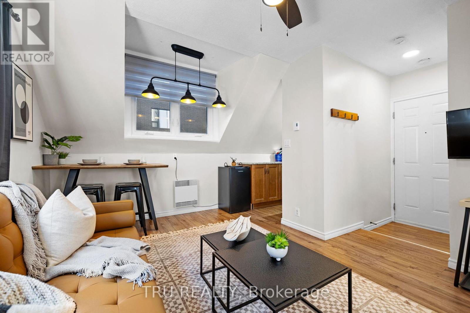 2 - 160 Metcalfe Street, Ottawa, Ontario  K2P 1P2 - Photo 8 - X12033368