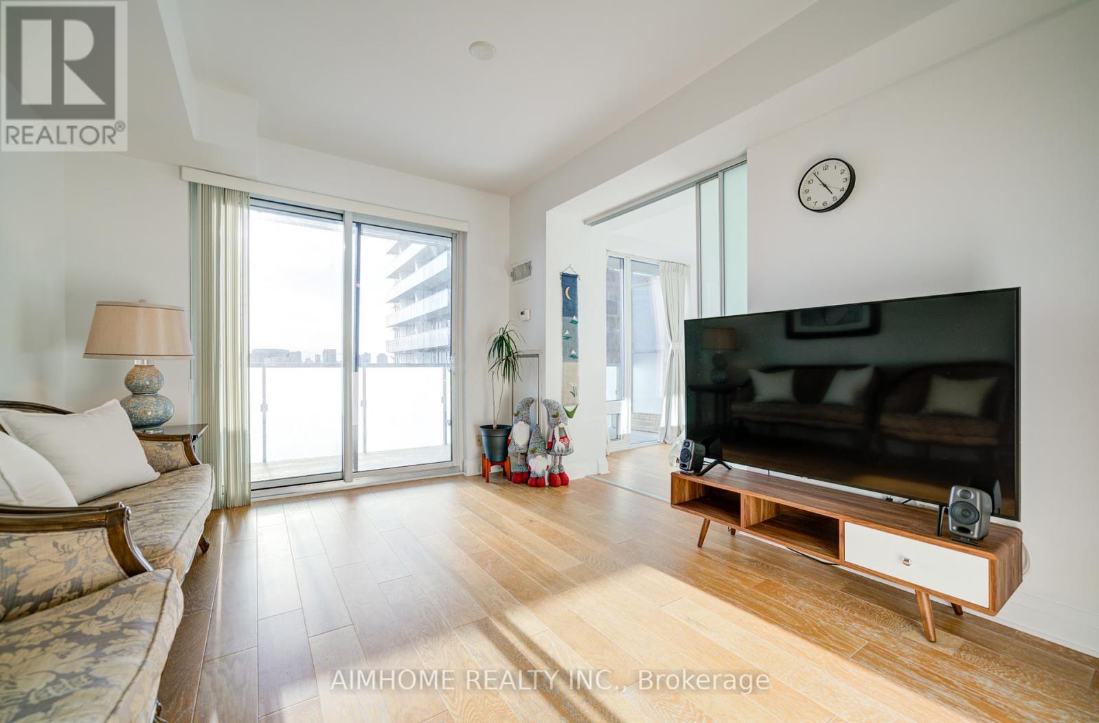 1205 - 1080 Bay Street, Toronto, Ontario  M5S 0A5 - Photo 15 - C12033372