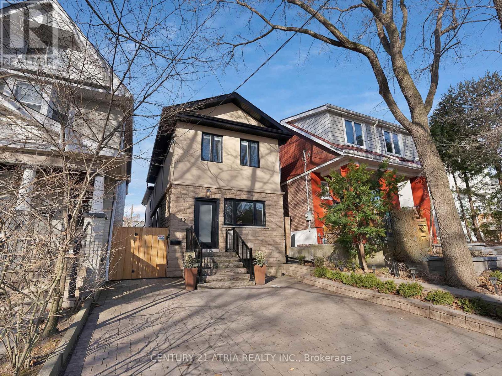 72 Redwood Avenue, Toronto, Ontario  M4L 2S6 - Photo 3 - E12033359