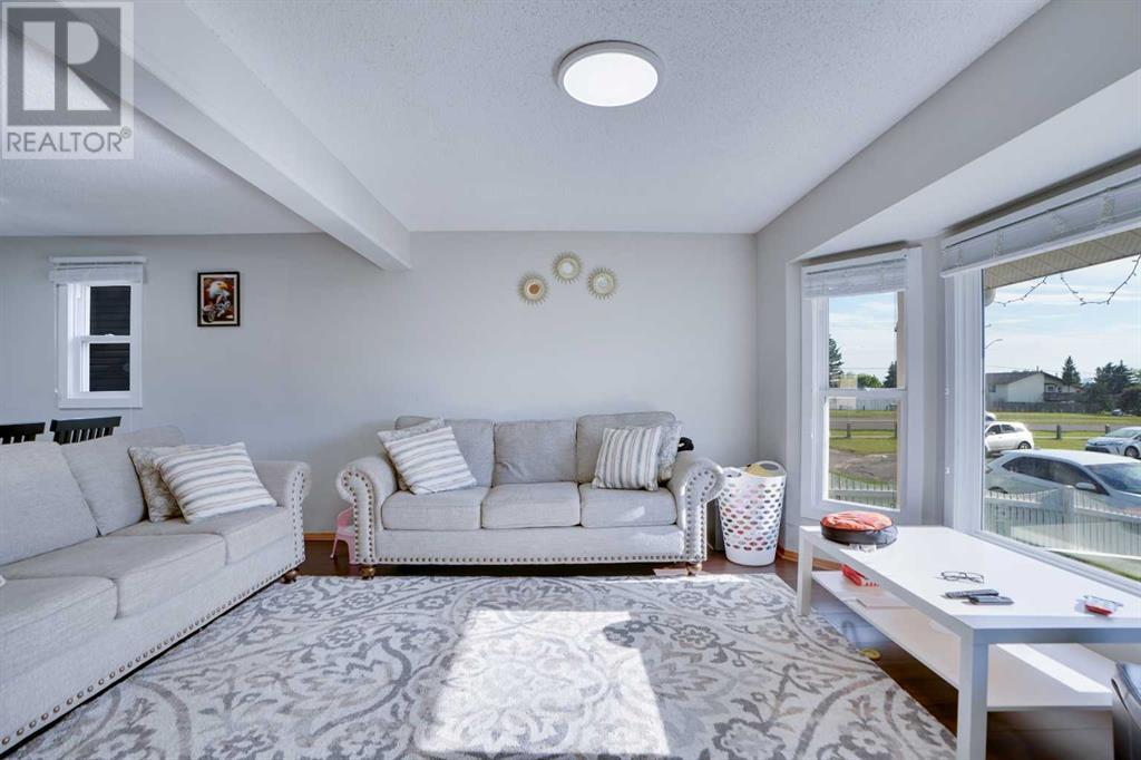 52 Martindale Close Ne, Calgary, Alberta  T3J 2V1 - Photo 6 - A2186149