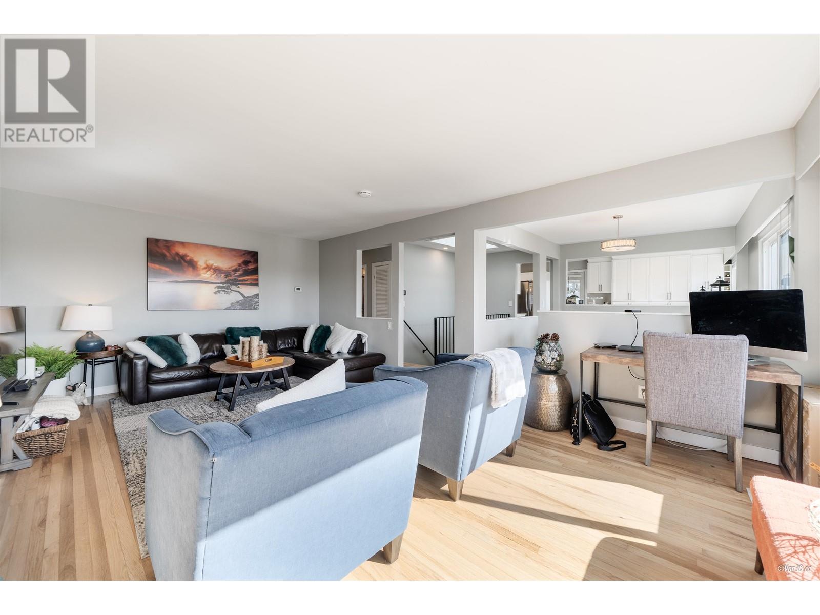 2279 Lorraine Avenue, Coquitlam, British Columbia  V3K 2M8 - Photo 2 - R2980220