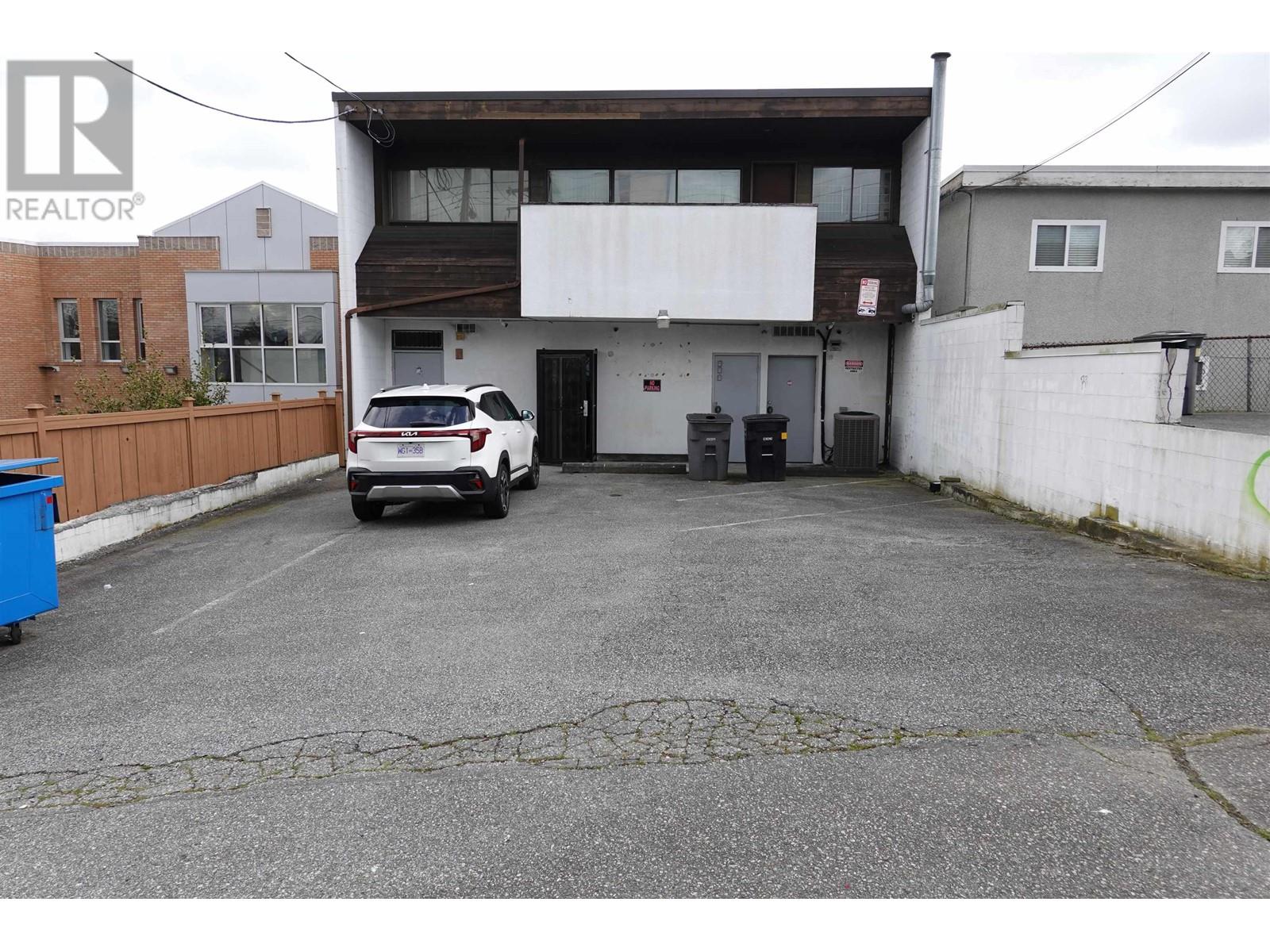 Listing Picture 6 of 14 : 2961-2965 RUPERT STREET, Vancouver / 溫哥華 - 魯藝地產 Yvonne Lu Group - MLS Medallion Club Member