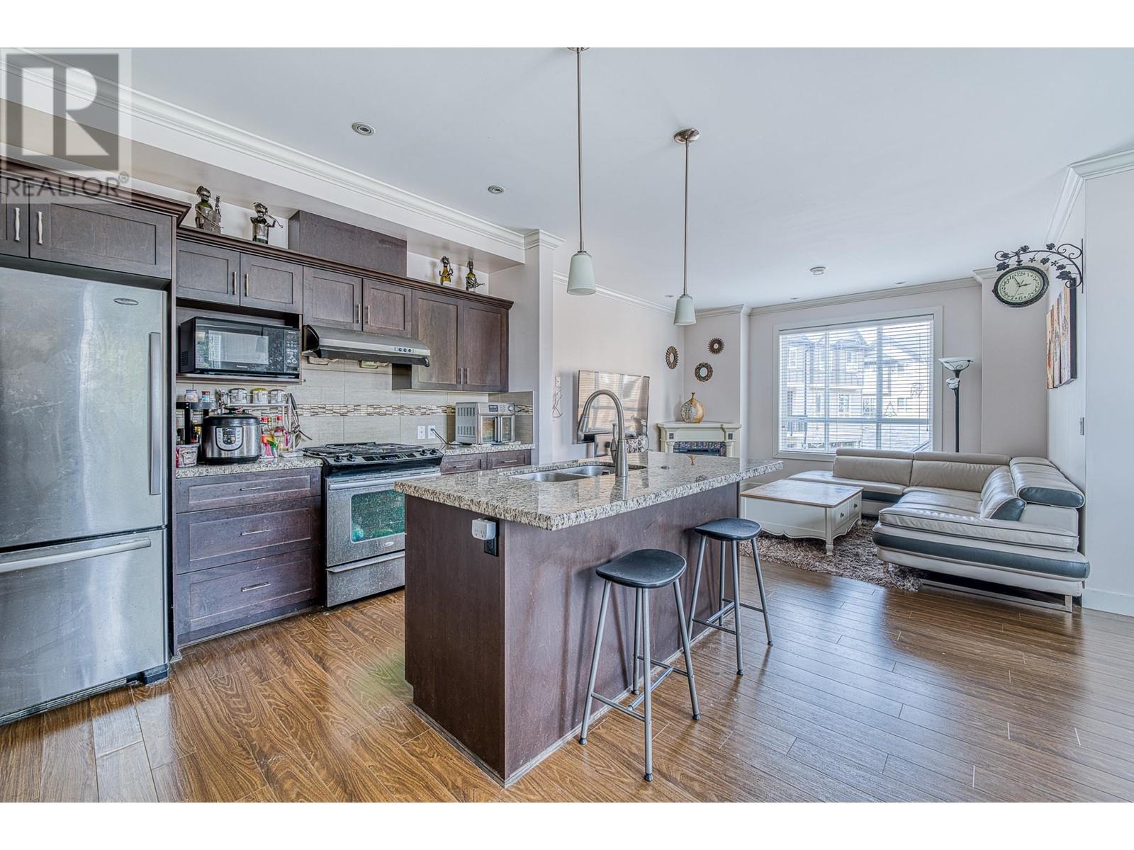 Listing Picture 11 of 34 : 12 7140 RAILWAY AVENUE, Richmond / 烈治文 - 魯藝地產 Yvonne Lu Group - MLS Medallion Club Member