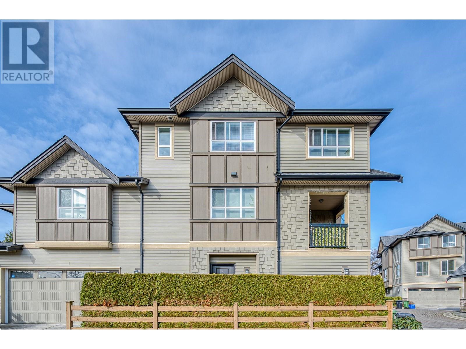Listing Picture 2 of 34 : 12 7140 RAILWAY AVENUE, Richmond / 烈治文 - 魯藝地產 Yvonne Lu Group - MLS Medallion Club Member