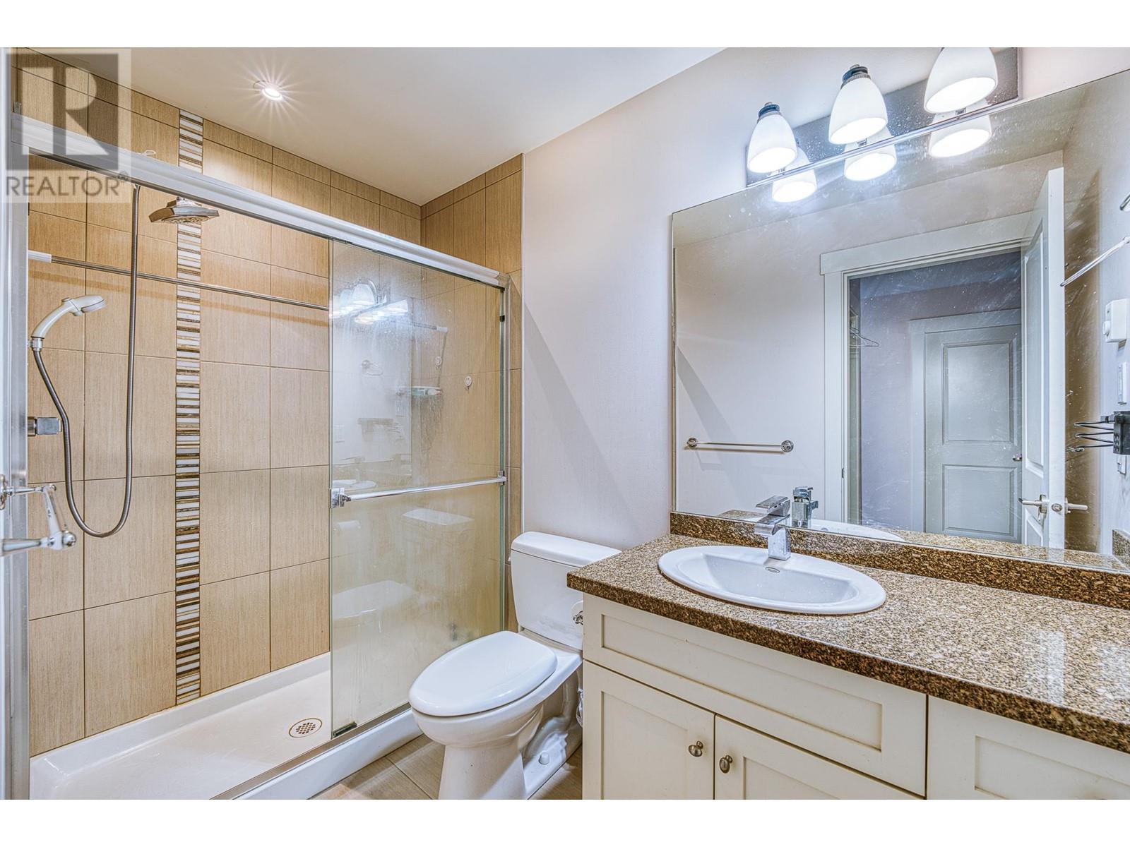 Listing Picture 16 of 34 : 12 7140 RAILWAY AVENUE, Richmond / 烈治文 - 魯藝地產 Yvonne Lu Group - MLS Medallion Club Member