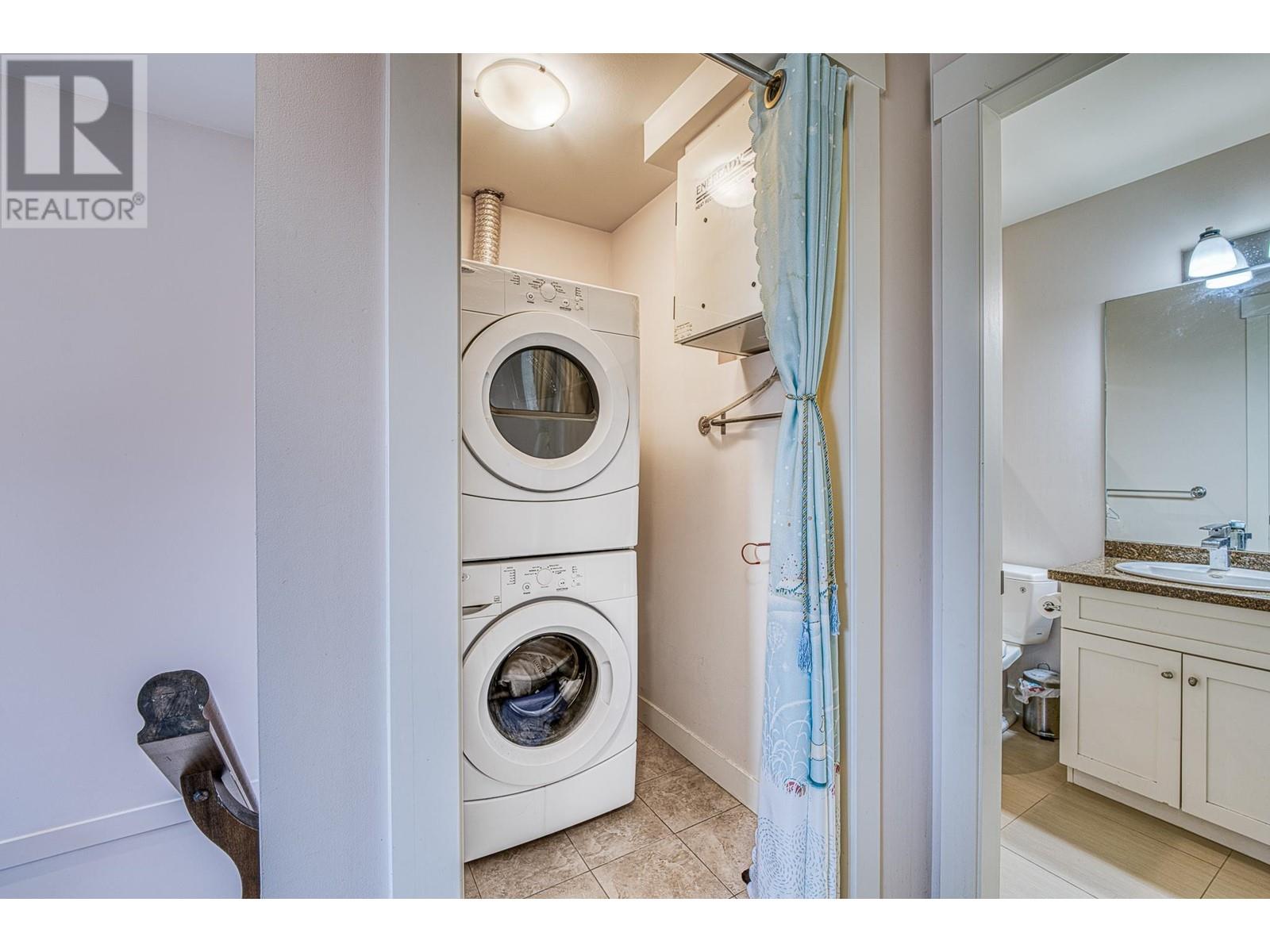 Listing Picture 22 of 34 : 12 7140 RAILWAY AVENUE, Richmond / 烈治文 - 魯藝地產 Yvonne Lu Group - MLS Medallion Club Member