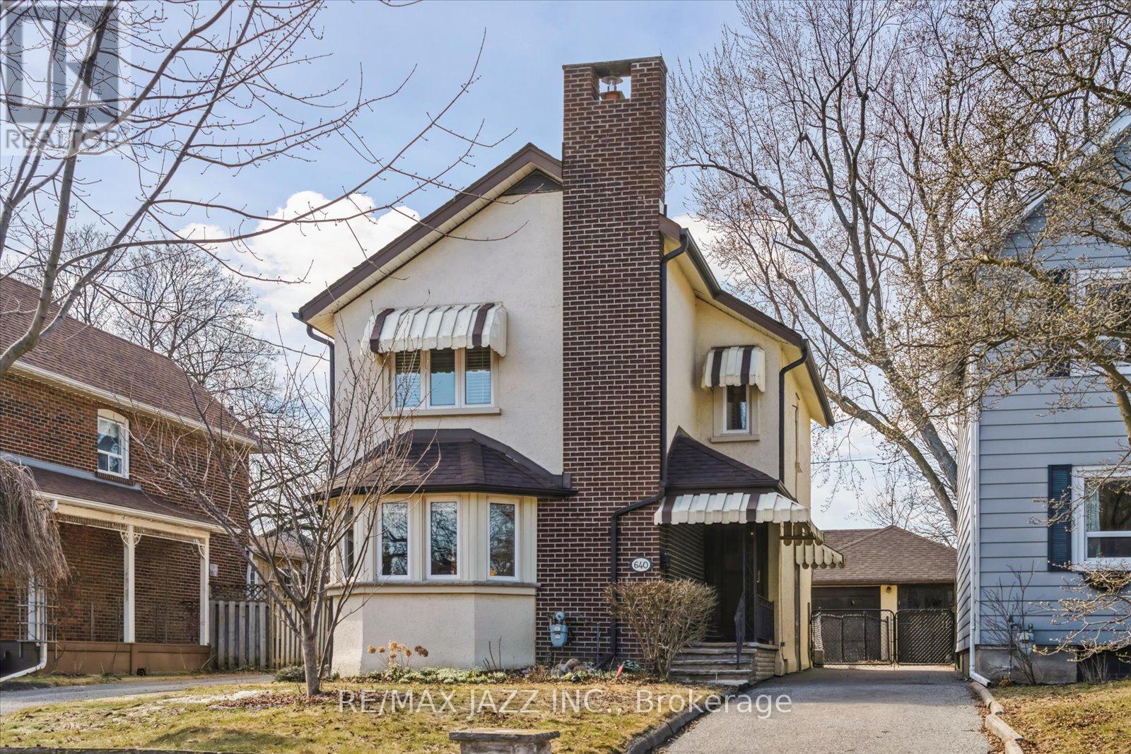 Property at 640 MARY STREET N image 1