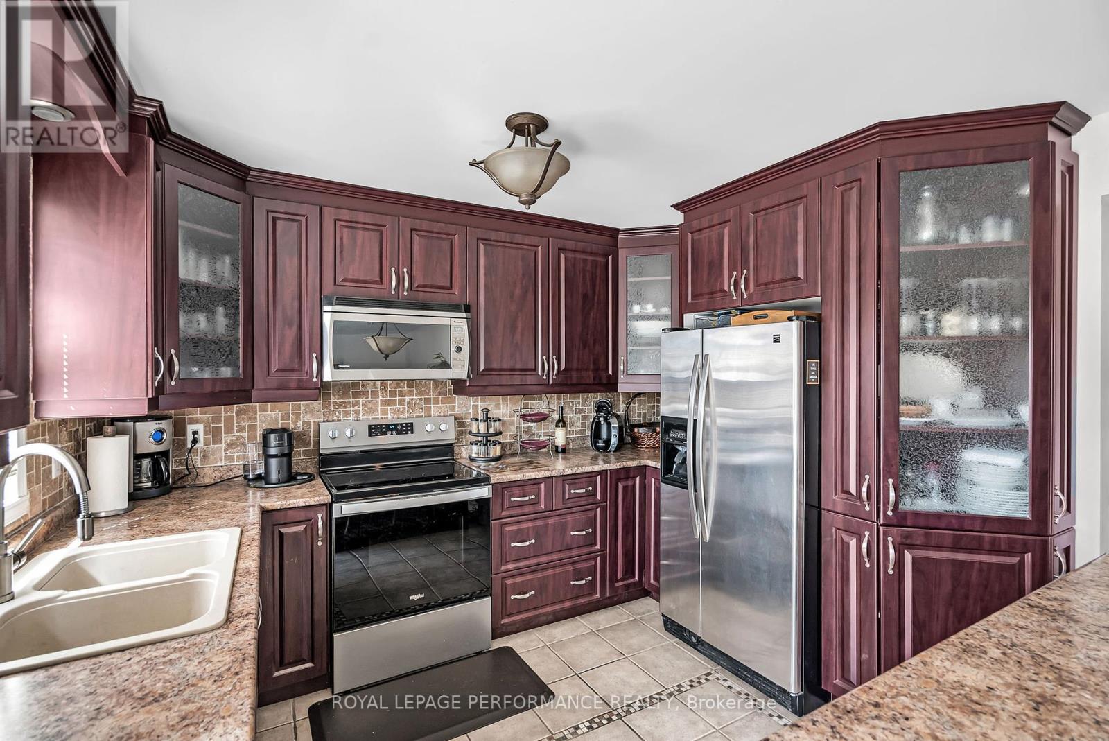 376 Sheridan Street, Cornwall, Ontario  K6H 6M5 - Photo 15 - X12033161