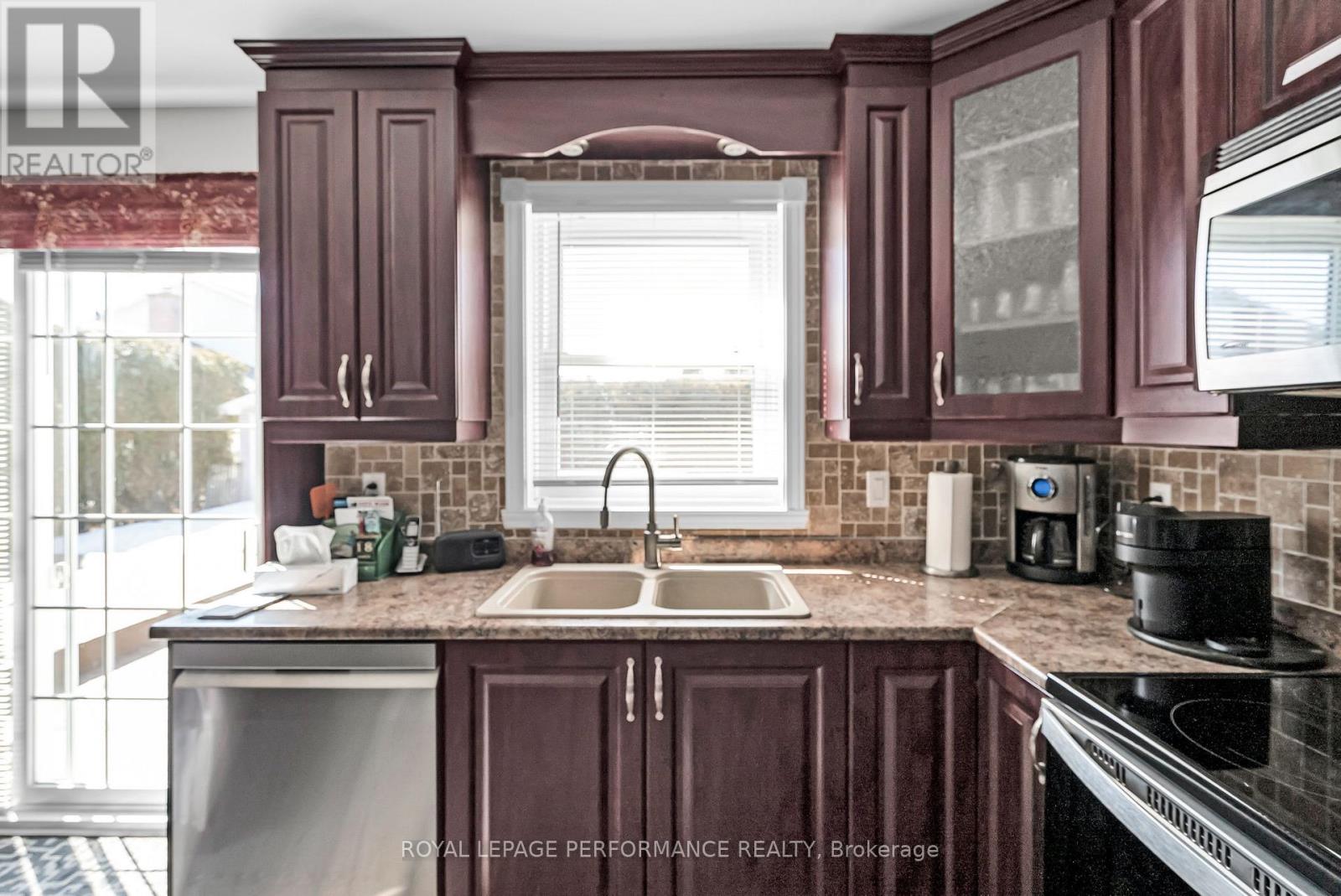 376 Sheridan Street, Cornwall, Ontario  K6H 6M5 - Photo 16 - X12033161