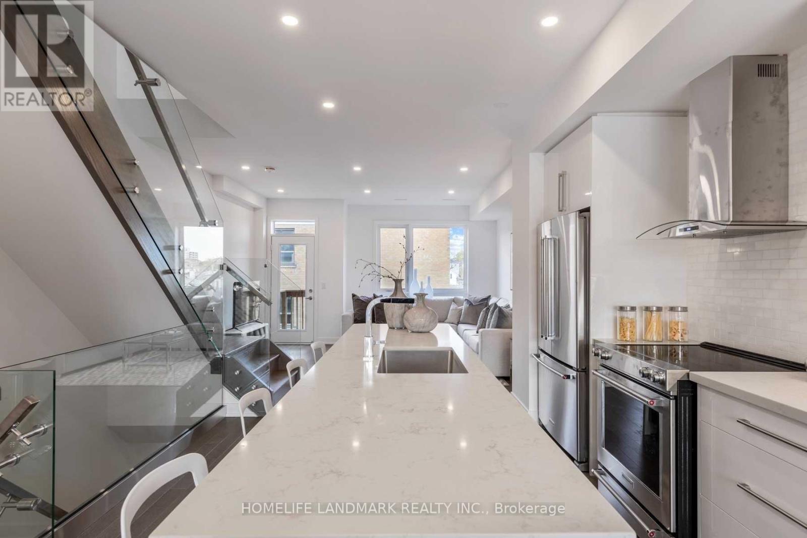 609c Harvie Avenue, Toronto, Ontario  M6E 4M3 - Photo 8 - W12033407