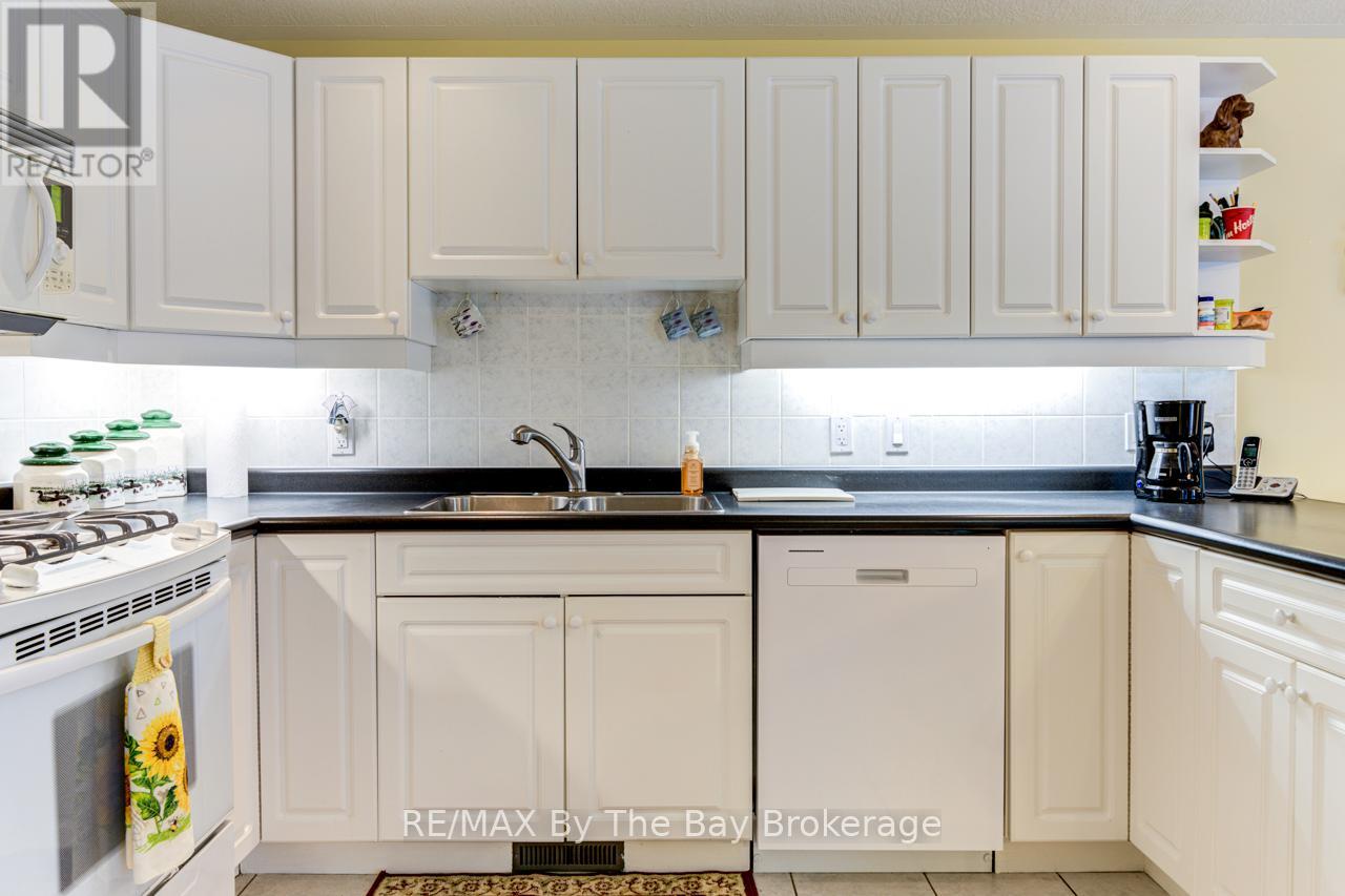 45 Pennsylvania Avenue, Wasaga Beach, Ontario  L9Z 3A8 - Photo 18 - S12033481