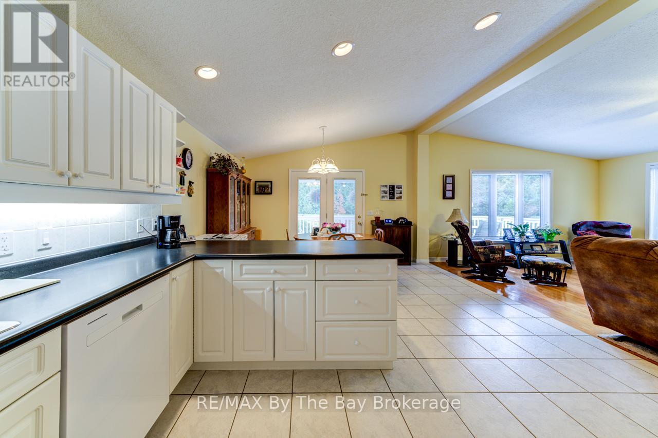 45 Pennsylvania Avenue, Wasaga Beach, Ontario  L9Z 3A8 - Photo 19 - S12033481