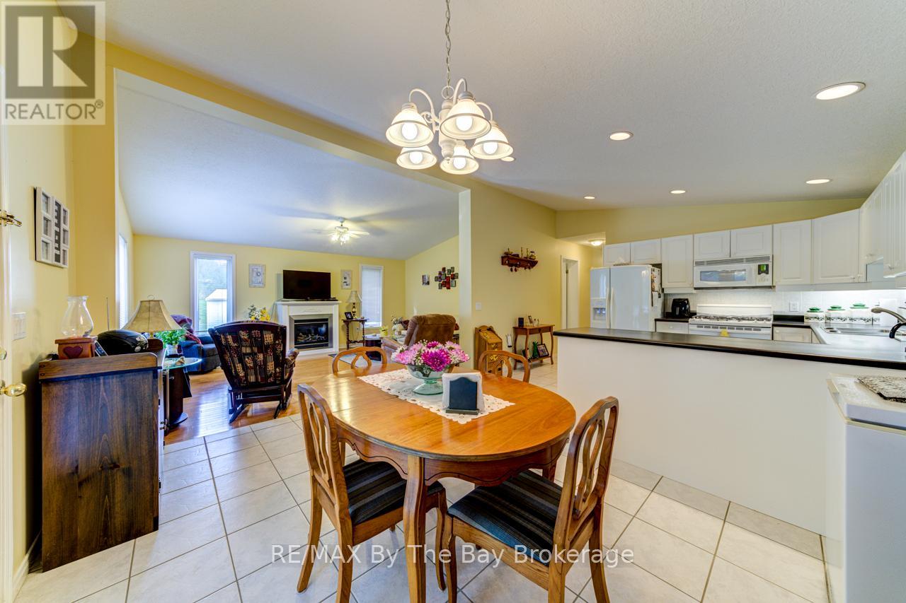 45 Pennsylvania Avenue, Wasaga Beach, Ontario  L9Z 3A8 - Photo 22 - S12033481