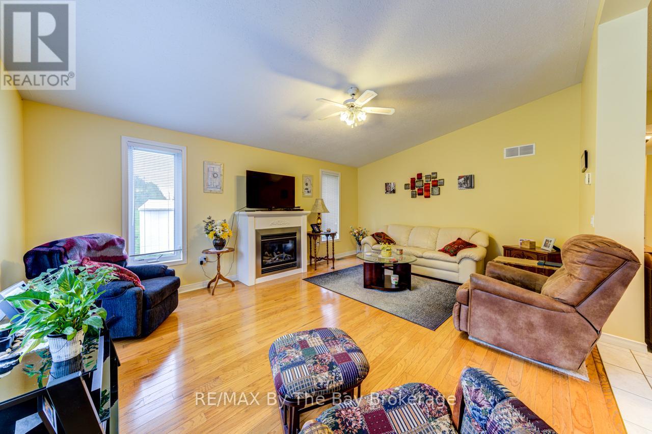 45 Pennsylvania Avenue, Wasaga Beach, Ontario  L9Z 3A8 - Photo 25 - S12033481
