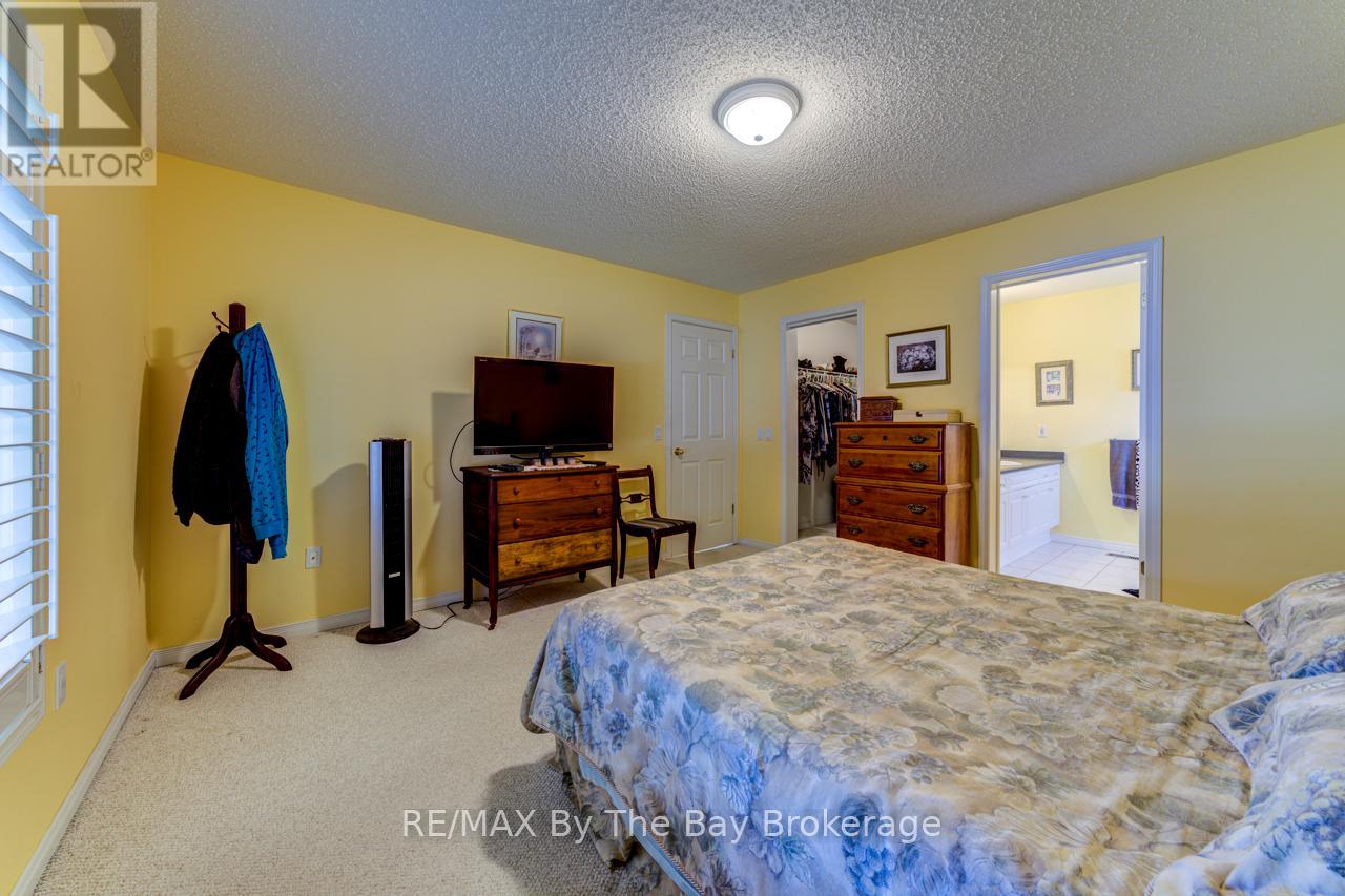 45 Pennsylvania Avenue, Wasaga Beach, Ontario  L9Z 3A8 - Photo 32 - S12033481